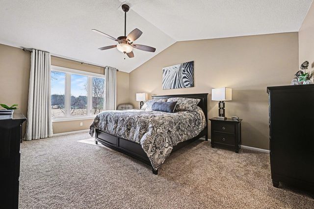 1467 Summit Shores E, Burnsville, MN 55306