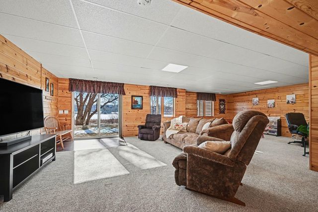 1467 Summit Shores E, Burnsville, MN 55306