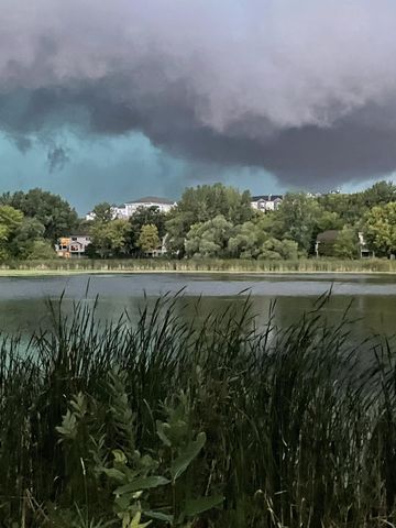 1467 Summit Shores E, Burnsville, MN 55306