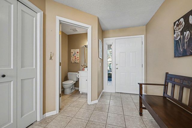 1467 Summit Shores E, Burnsville, MN 55306