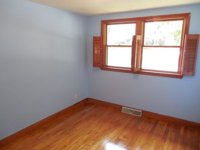 1701 Trapelo Rd 1, Waltham, MA 02451