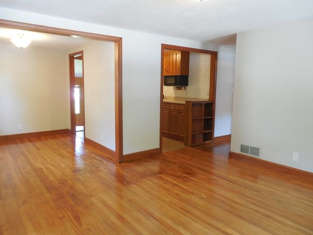 1701 Trapelo Rd 1, Waltham, MA 02451