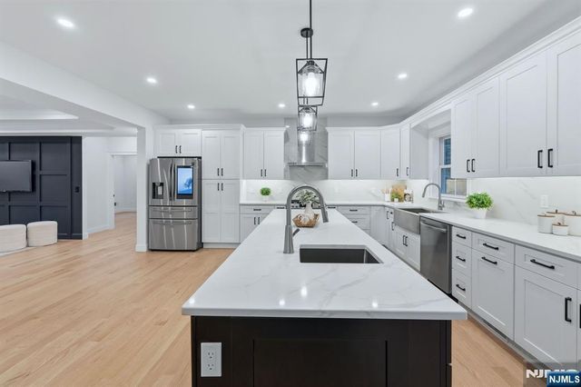 17 Blake Drive, Clark, NJ 07066