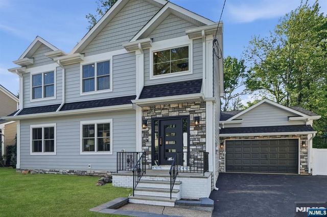 17 Blake Drive, Clark, NJ 07066