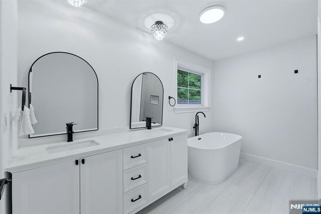 17 Blake Drive, Clark, NJ 07066