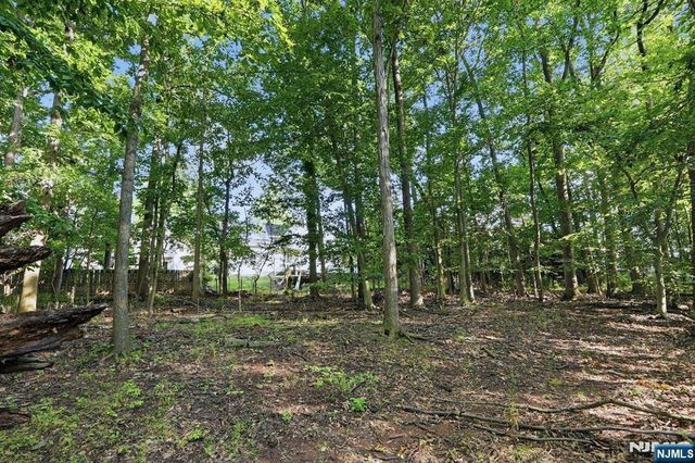 17 Blake Drive, Clark, NJ 07066
