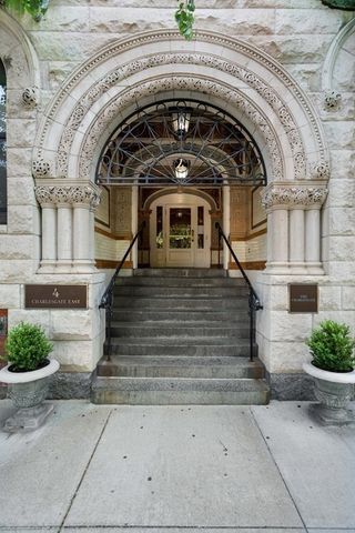 4 Charlesgate E 201, Boston, MA 02215