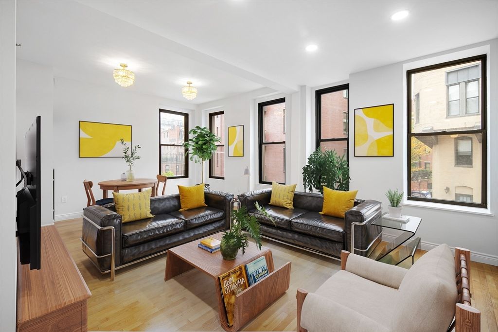 4 Charlesgate E 201, Boston, MA 02215