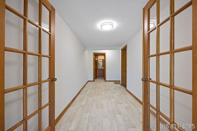 1860 Beard Drive SE, Grand Rapids, MI 49546