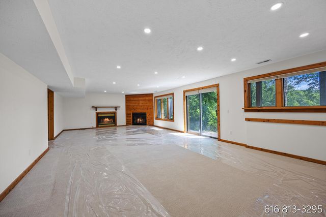 1860 Beard Drive SE, Grand Rapids, MI 49546