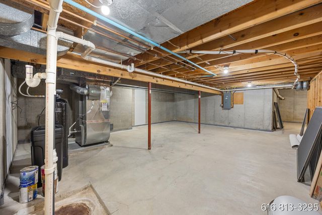 1860 Beard Drive SE, Grand Rapids, MI 49546