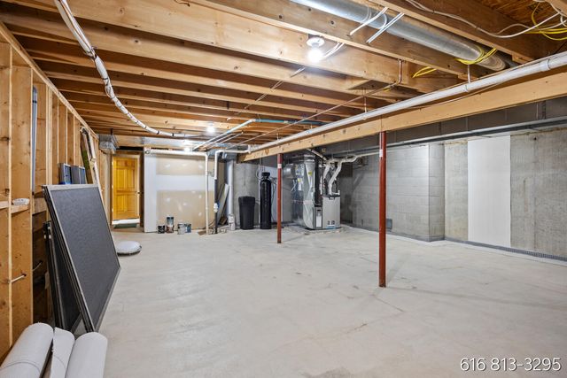 1860 Beard Drive SE, Grand Rapids, MI 49546