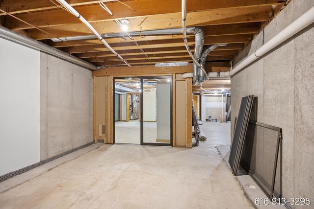 1860 Beard Drive SE, Grand Rapids, MI 49546