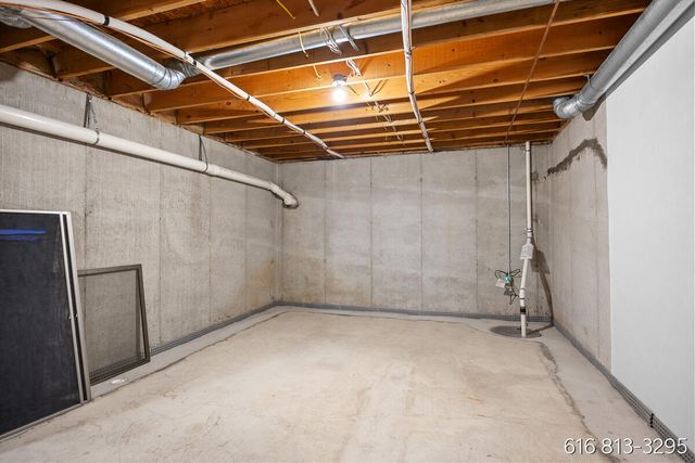 1860 Beard Drive SE, Grand Rapids, MI 49546
