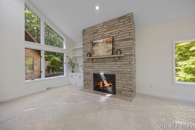 1860 Beard Drive SE, Grand Rapids, MI 49546