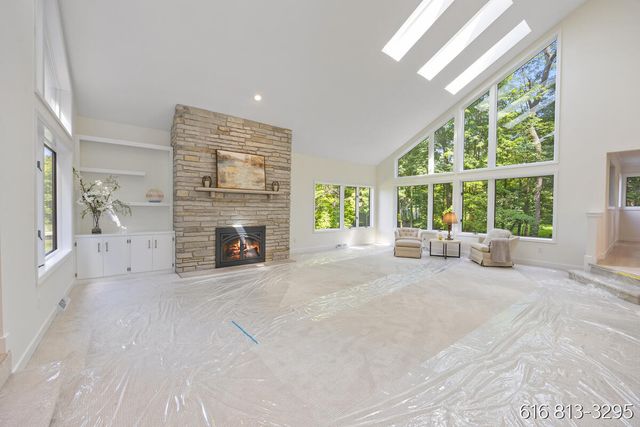 1860 Beard Drive SE, Grand Rapids, MI 49546
