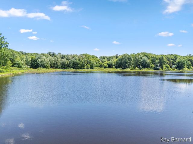 1860 Beard Drive SE, Grand Rapids, MI 49546