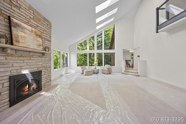 1860 Beard Drive SE, Grand Rapids, MI 49546