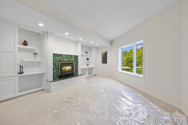 1860 Beard Drive SE, Grand Rapids, MI 49546