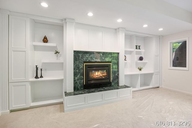 1860 Beard Drive SE, Grand Rapids, MI 49546