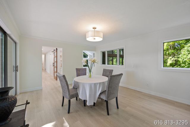 1860 Beard Drive SE, Grand Rapids, MI 49546