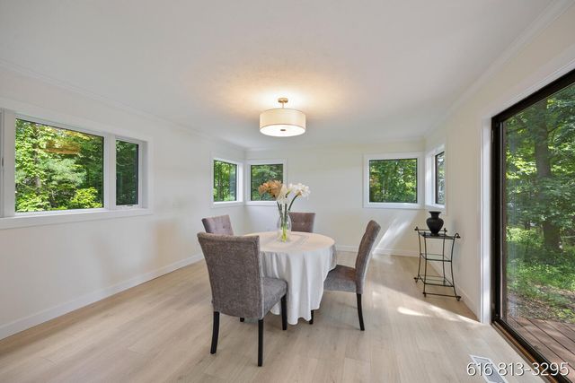 1860 Beard Drive SE, Grand Rapids, MI 49546