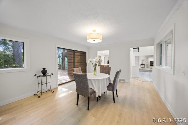 1860 Beard Drive SE, Grand Rapids, MI 49546