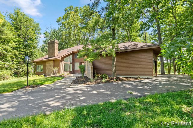 1860 Beard Drive SE, Grand Rapids, MI 49546