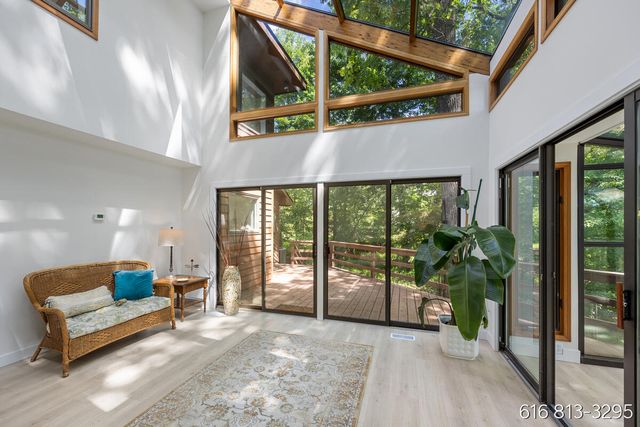 1860 Beard Drive SE, Grand Rapids, MI 49546
