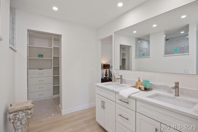 1860 Beard Drive SE, Grand Rapids, MI 49546