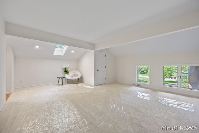 1860 Beard Drive SE, Grand Rapids, MI 49546