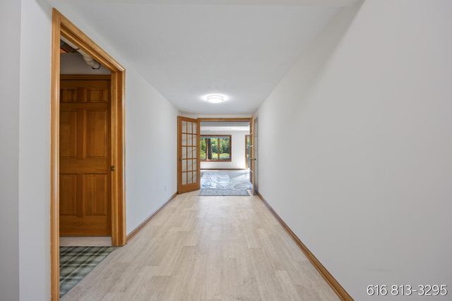 1860 Beard Drive SE, Grand Rapids, MI 49546