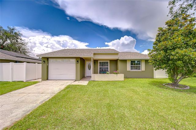 6807 MONIQUE AVENUE, Tampa, FL 33625