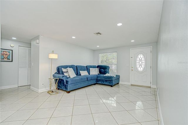 6807 MONIQUE AVENUE, Tampa, FL 33625