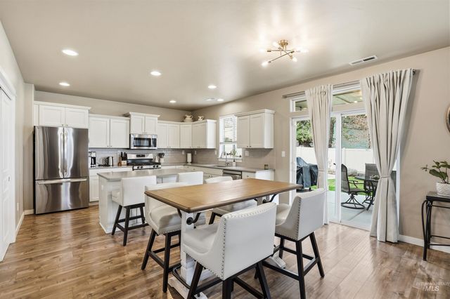 2203 S Tucson Ave, Nampa, ID 83686