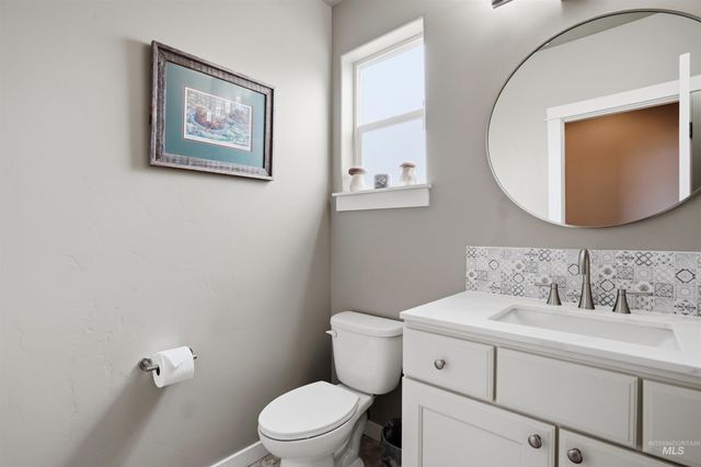 2203 S Tucson Ave, Nampa, ID 83686