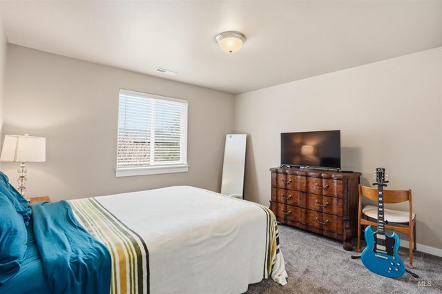 2203 S Tucson Ave, Nampa, ID 83686