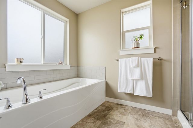 2203 S Tucson Ave, Nampa, ID 83686