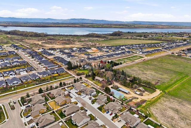 2203 S Tucson Ave, Nampa, ID 83686