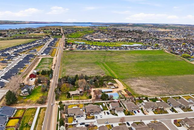 2203 S Tucson Ave, Nampa, ID 83686