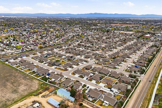 2203 S Tucson Ave, Nampa, ID 83686