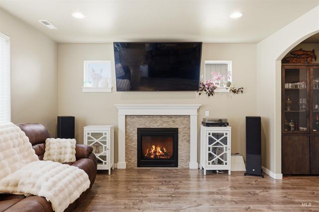 2203 S Tucson Ave, Nampa, ID 83686