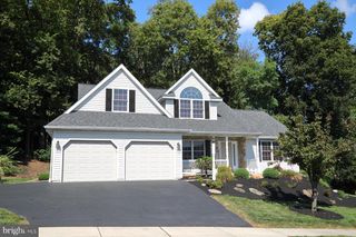 242 BETHEL DR, Lancaster, PA 17601