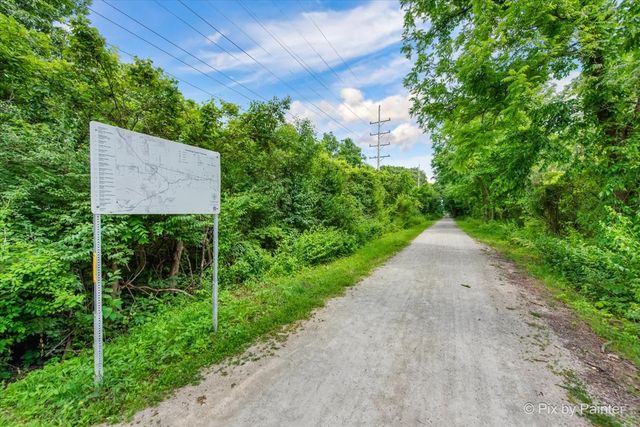 2800 Packford Lane, Aurora, IL 60502