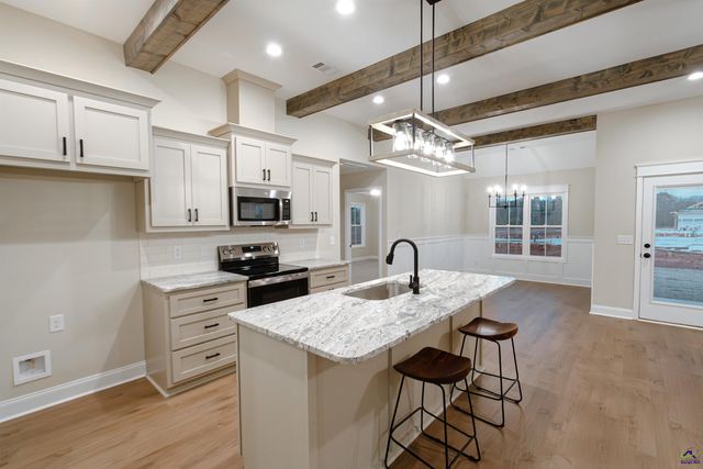 121 Saraland Trail, Perry, GA 31069