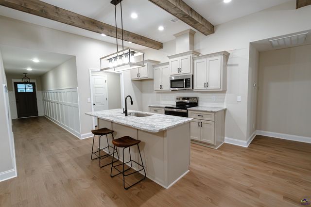 121 Saraland Trail, Perry, GA 31069