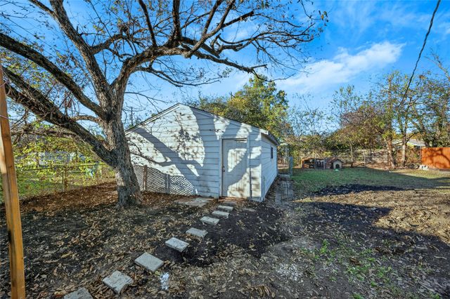 2655 Larry Drive, Dallas, TX 75228