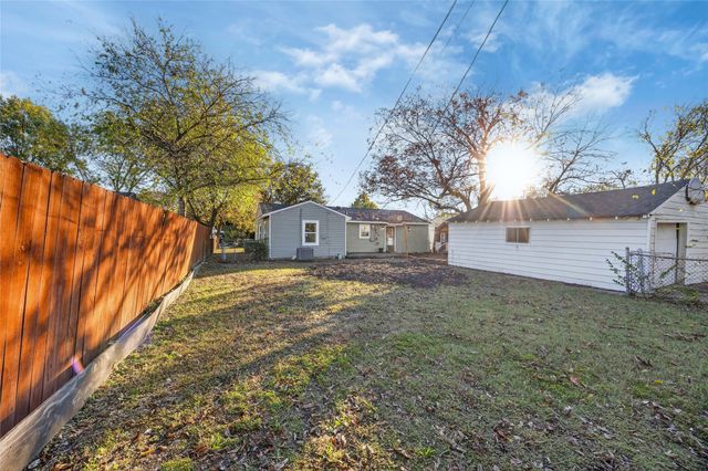 2655 Larry Drive, Dallas, TX 75228