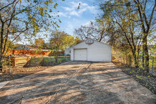 2655 Larry Drive, Dallas, TX 75228