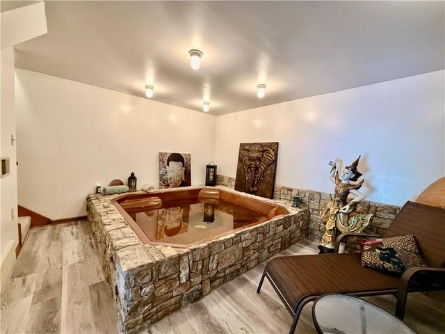 12926 W 76th Terrace, Shawnee, KS 66216